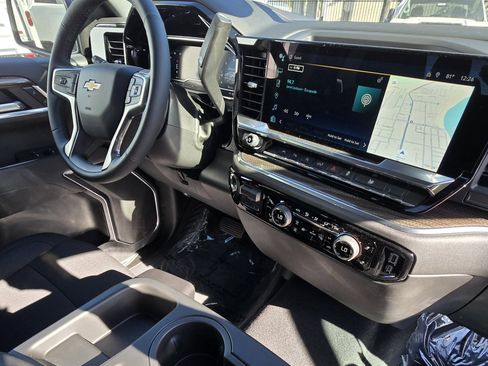 Used 2025 Chevrolet Silverado 1500 LT w/ Safety Package RWD image 15