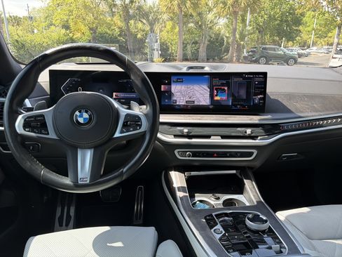 Used 2023 BMW X7 xDrive40i w/ Executive Package image 29
