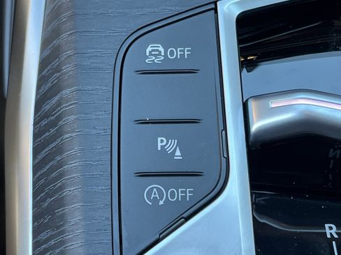 New 2026 BMW 330i Sedan w/ Convenience Package image 10