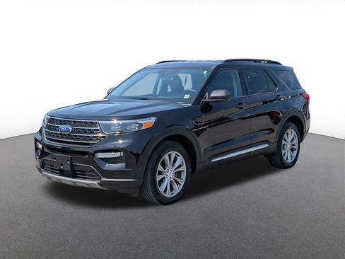 Certified 2023 Ford Explorer XLT w/ Equipment Group 202A AWD/4WD image 5