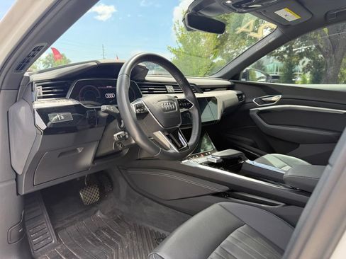 Used 2024 Audi Q8 e-tron Premium Plus w/ Premium Plus Package AWD/4WD image 18