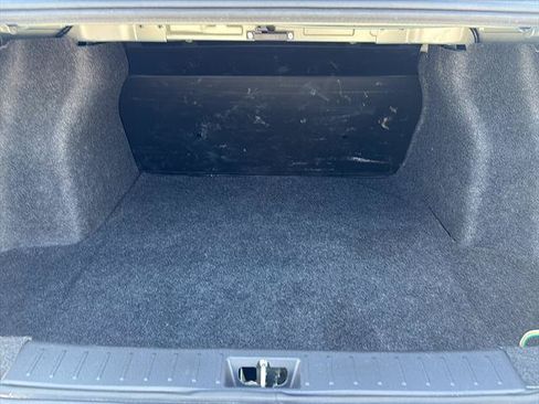 Used 2021 Nissan Versa S FWD image 17
