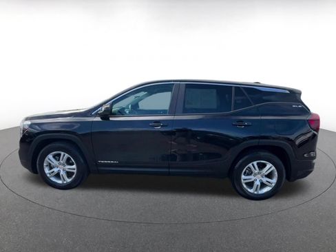 Used 2024 GMC Terrain SLE FWD image 8