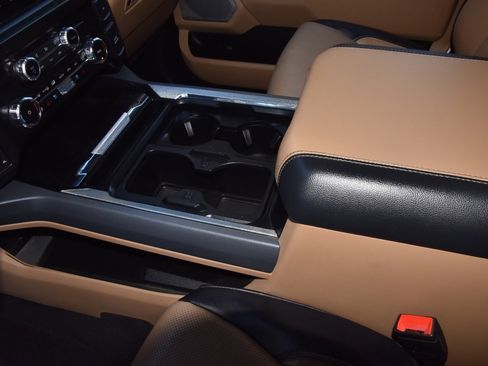 Used 2024 Ford F250 Lariat w/ Chrome Package image 30