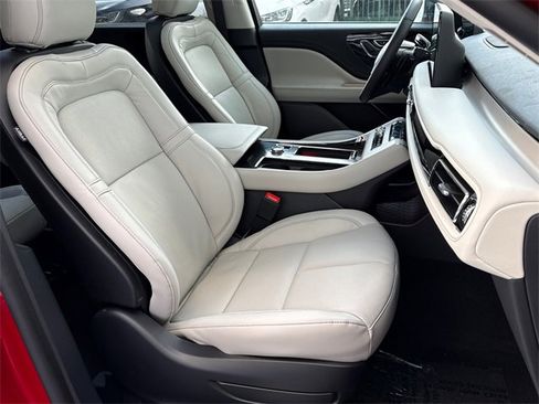 New 2026 Lincoln Aviator Reserve image 8