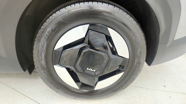 Used 2024 Kia EV9 Light Long Range RWD image 87