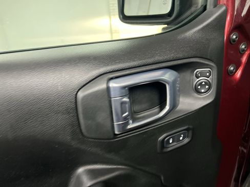 Used 2022 Jeep Wrangler Unlimited Rubicon w/ Cold Weather Group image 58