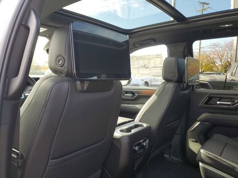 New 2026 GMC Yukon XL Denali w/ Denali Reserve Package image 13