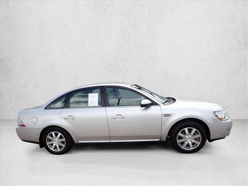 Used 2008 Ford Taurus SEL FWD image 5