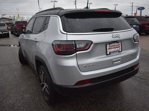Used 2025 Jeep Compass Limited w/ Elite Group AWD/4WD image 5