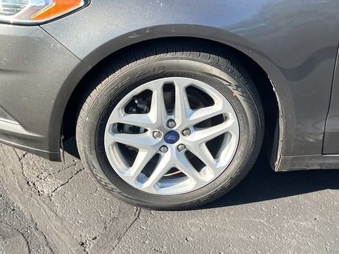 Used 2015 Ford Fusion SE w/ Equipment Group 202A FWD image 10