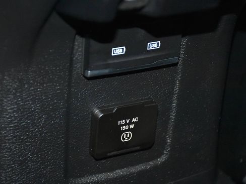 Used 2022 Jeep Wrangler Unlimited Sahara image 25