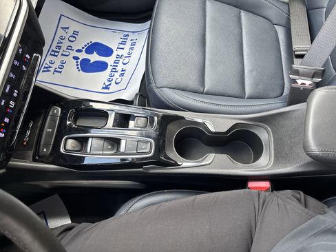 Used 2022 Chevrolet Bolt EUV Premier FWD image 23