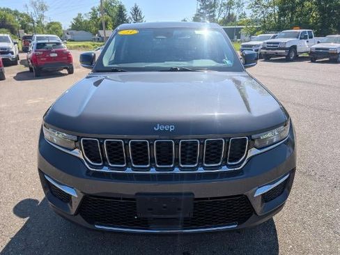 Used 2023 Jeep Grand Cherokee Limited AWD/4WD image 2