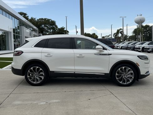 Used 2023 Lincoln Nautilus Reserve FWD image 2