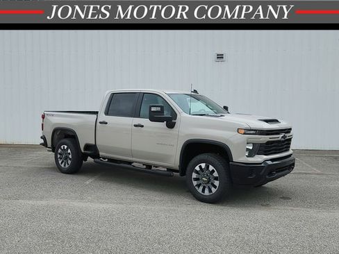 New 2026 Chevrolet Silverado 2500 Custom w/ Custom Value Package AWD/4WD image 1