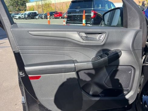 Used 2023 Ford Escape Active image 18