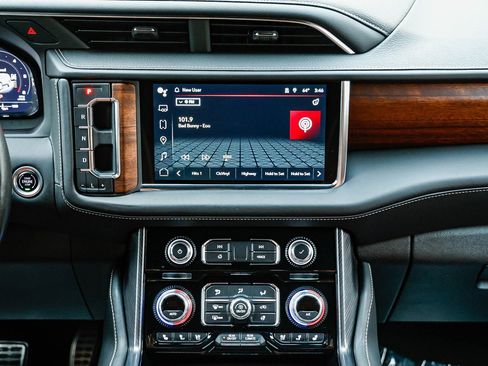 Used 2024 GMC Yukon Denali Ultimate image 12