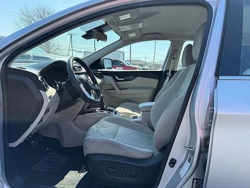 Used 2020 Nissan Rogue Sport SV image 10