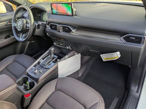 New 2025 MAZDA CX-5 Signature image 31