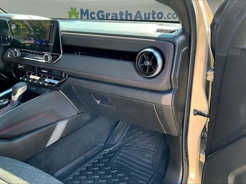 Used 2023 Chevrolet Colorado Z71 AWD/4WD image 26