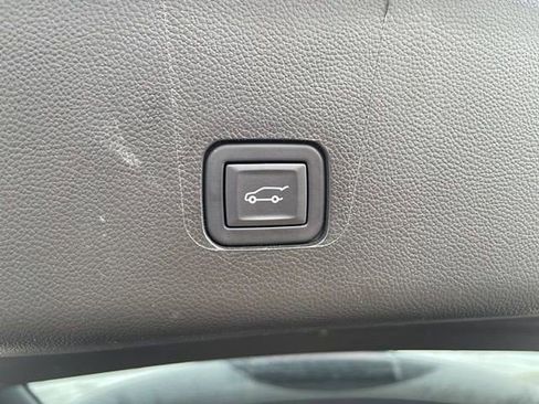 Certified 2023 Chevrolet Traverse LT image 21