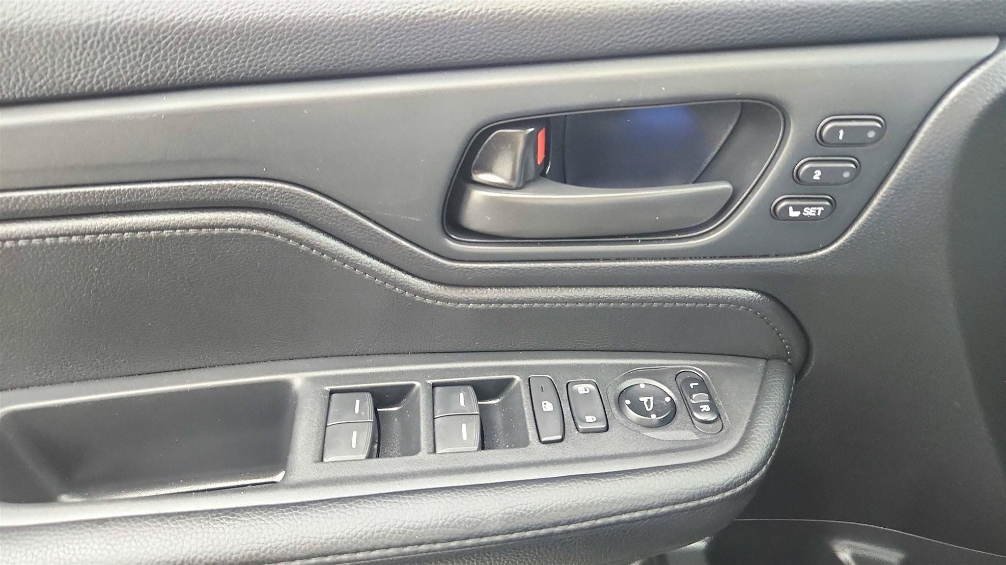 Used 2025 Honda Odyssey EX-L image 29
