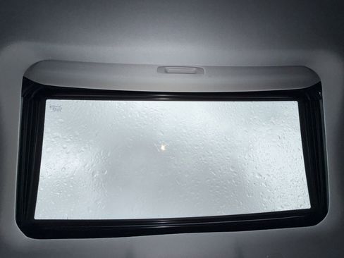 Used 2023 Toyota Highlander XLE FWD image 24