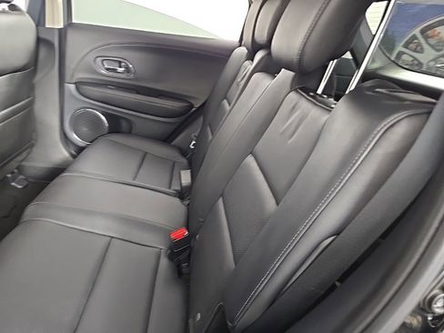 Used 2021 Honda HR-V Touring image 28