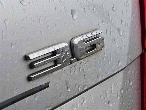 Used 2017 Cadillac XT5 FWD image 10