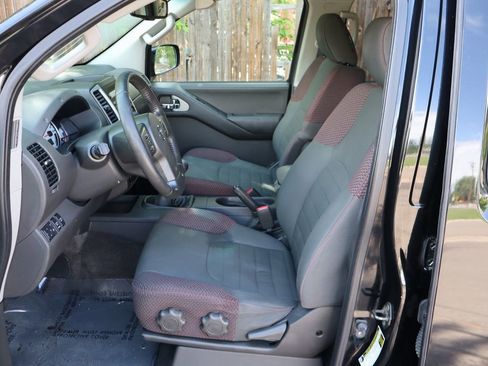 Used 2012 Nissan Frontier PRO-4X AWD/4WD image 19