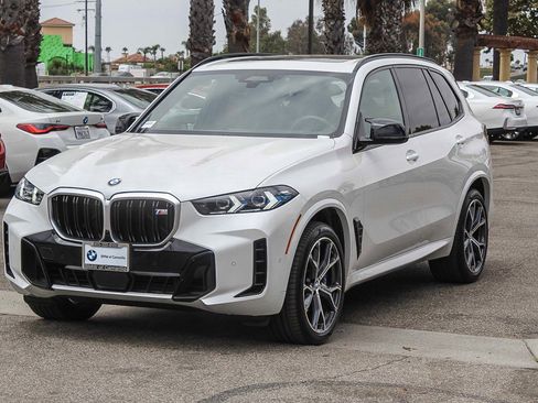 Used 2025 BMW X5 M60i image 3