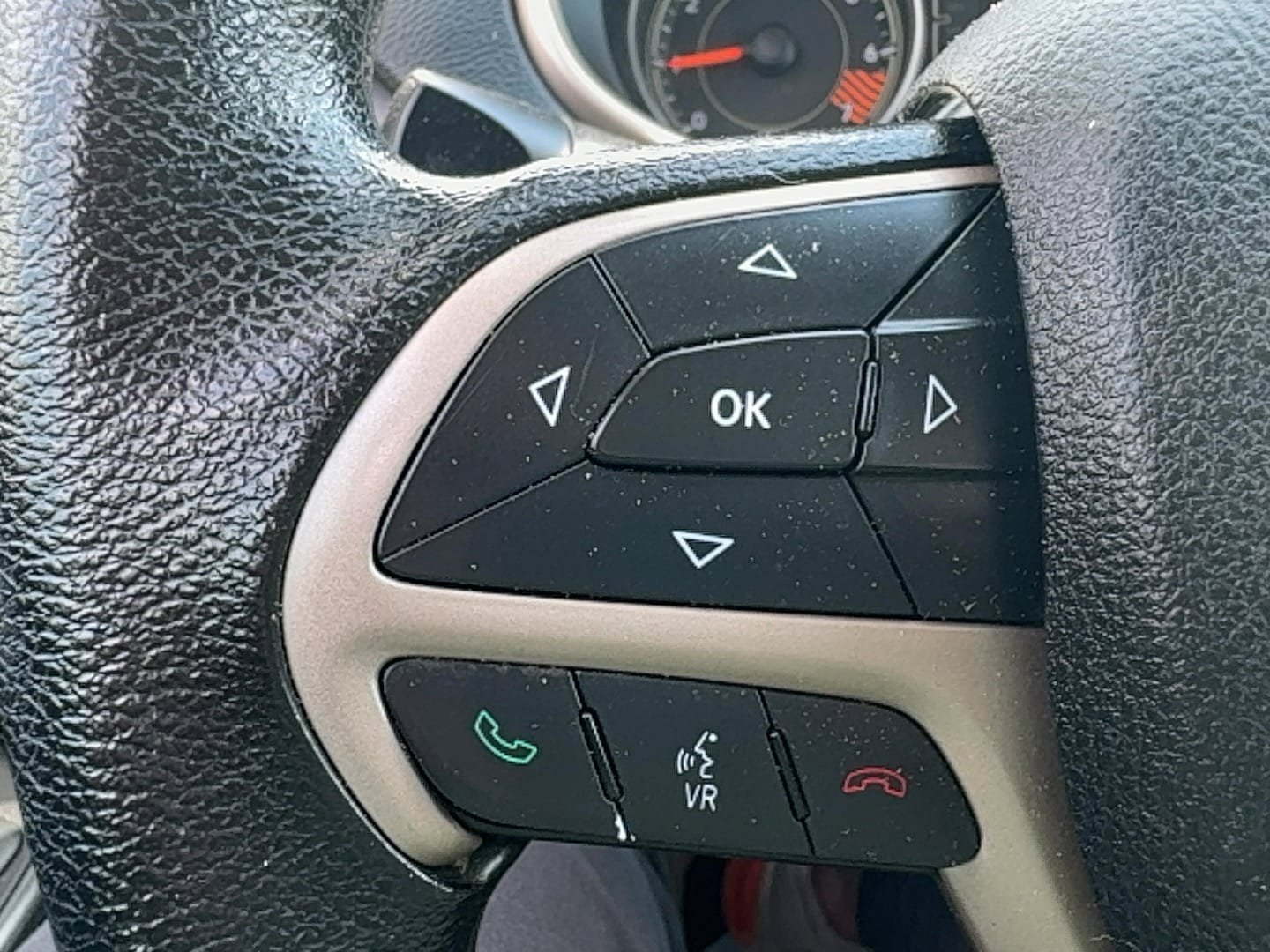 Used 2015 Jeep Cherokee Sport w/ Sport Appearance Group FWD image 21