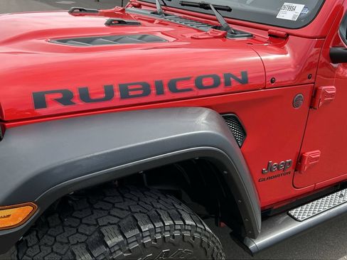 Used 2022 Jeep Gladiator Rubicon w/ LED Lighting Group AWD/4WD image 31