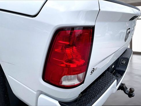 Used 2015 RAM 1500 Express AWD/4WD image 32
