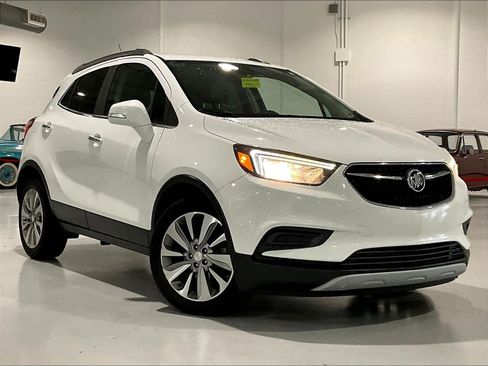 Used 2018 Buick Encore Preferred FWD image 2