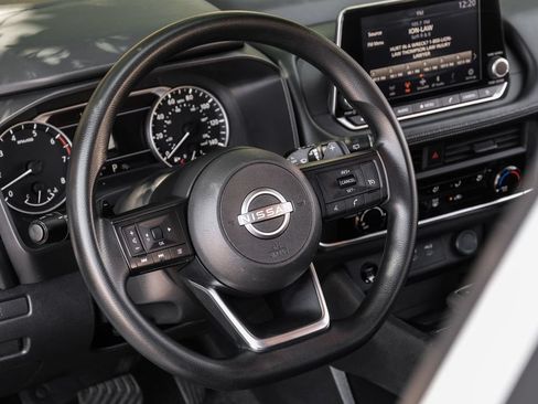 Used 2024 Nissan Rogue S AWD/4WD image 4