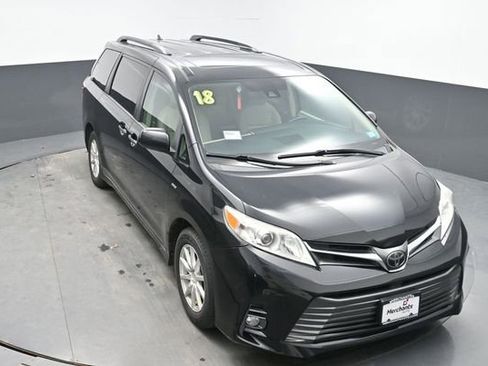 Used 2018 Toyota Sienna XLE AWD/4WD image 16