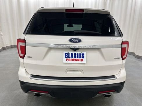 Used 2018 Ford Explorer XLT w/ Equipment Group 202A image 5