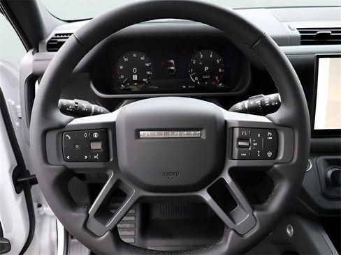 New 2025 Land Rover Defender 90 X-Dynamic SE image 32