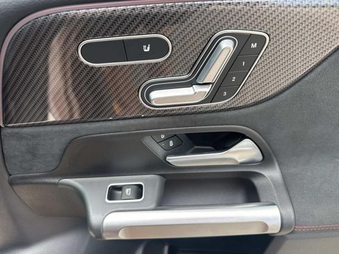 Used 2022 Mercedes-Benz GLB 250 image 15