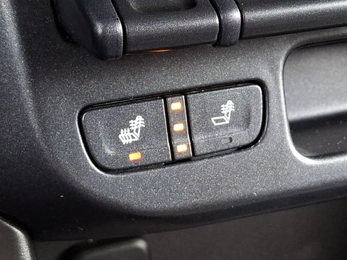 Used 2017 GMC Canyon SLE w/ All Terrain Package AWD/4WD image 24