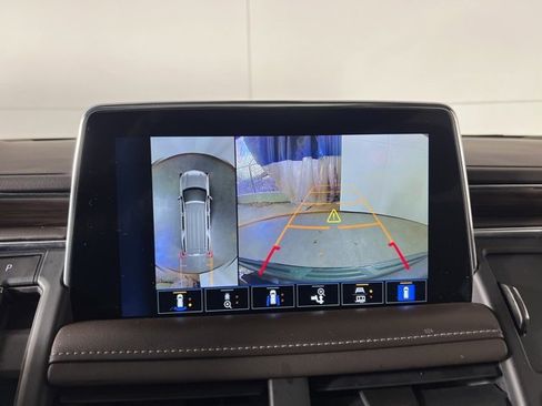 Used 2022 Chevrolet Tahoe Z71 w/ Z71 Off-Road Package image 26