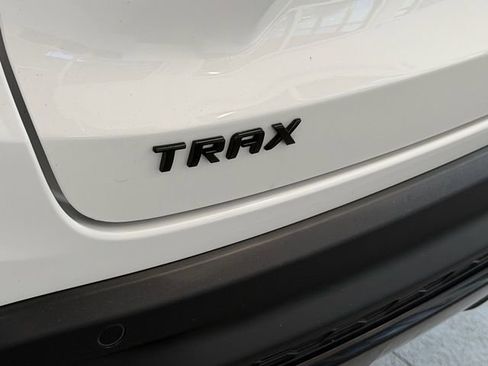 Certified 2025 Chevrolet Trax RS w/ Driver Confidence Package FWD image 9