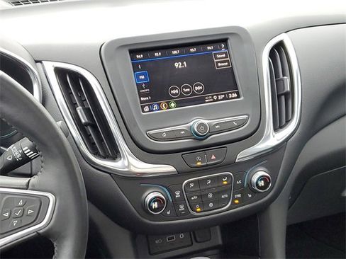 Used 2022 Chevrolet Equinox LT image 29