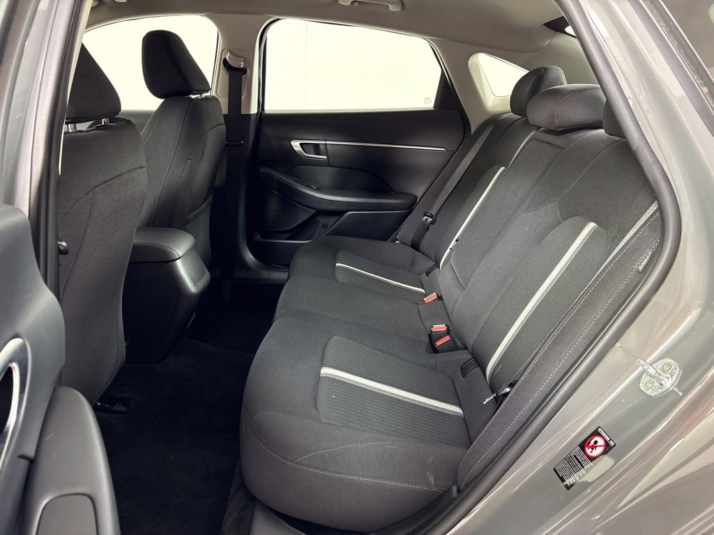 Used 2022 Hyundai Sonata SEL w/ Preferred Accessory Package FWD image 18
