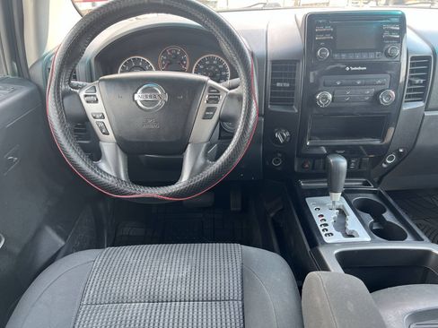 Used 2014 Nissan Titan SV w/ SV Premium Utility Package AWD/4WD image 9