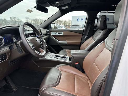 Used 2023 Ford Explorer King Ranch w/ Class IV Trailer Tow Package image 13