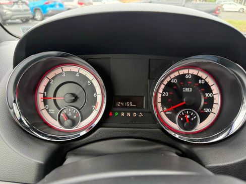 Used 2014 Dodge Grand Caravan SXT image 19