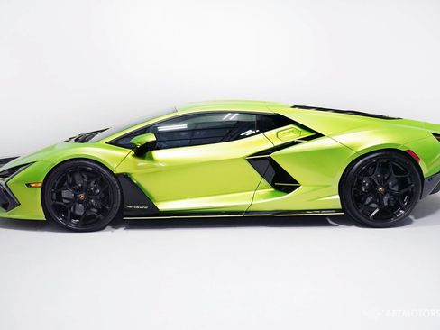 Used 2024 Lamborghini Revuelto AWD/4WD image 5